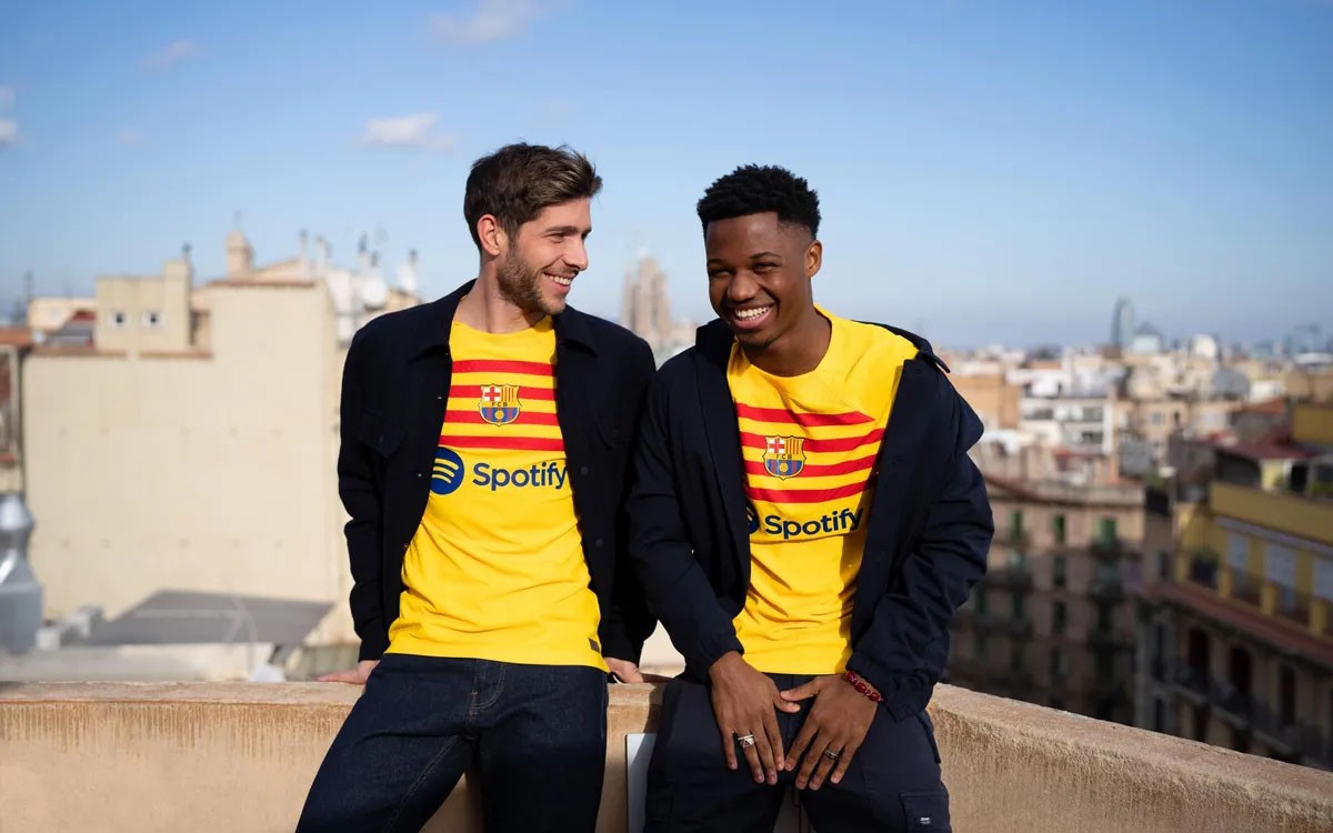 Camiseta Fc Barcelona 2022/25 - 4ª Equipación Senyera