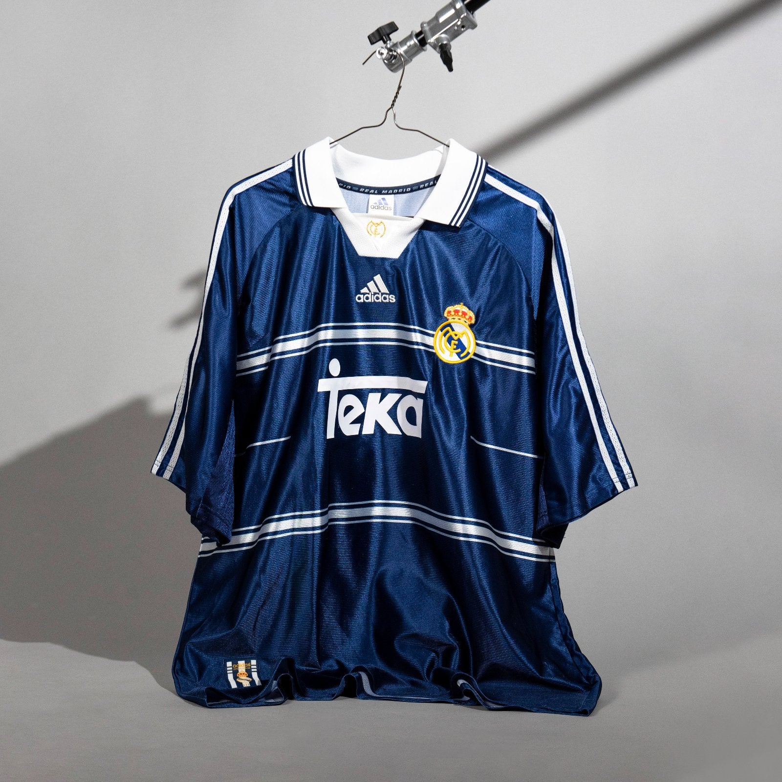 Camiseta Retro Real Madrid 1998/99 - 2ª Equipación