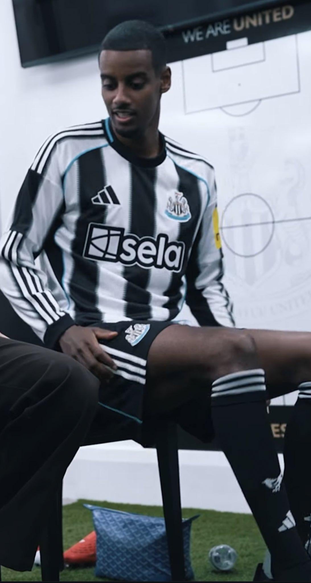 Camiseta Newcastle 2025/26 - 1ª Equipación Manga Larga