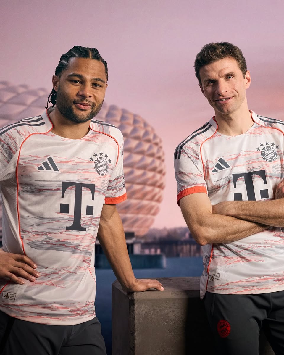 Camiseta Bayern Múnich 2025/26 - 2ª Equipación
