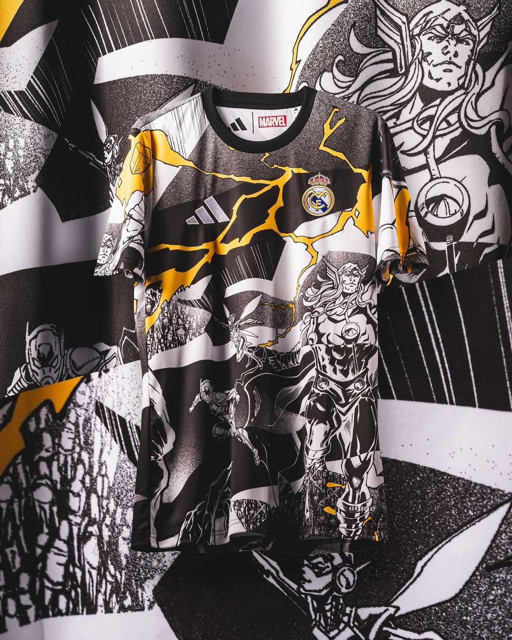 Camiseta Real Madrid 2025/26 - Edición Especial Marvel (Blanca)
