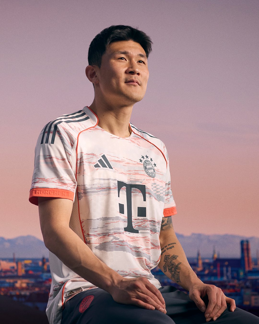Camiseta Bayern Múnich 2025/26 - 2ª Equipación
