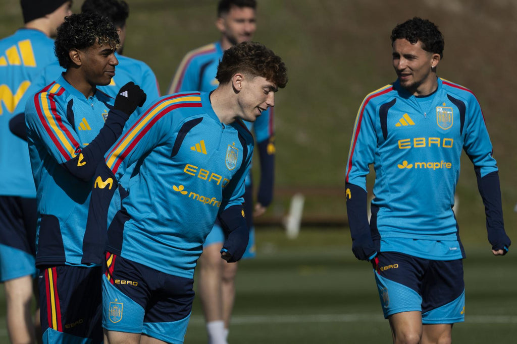 Pantalón Corto España Mundial 2026 - 1ª Equipación Entrenamiento (Con bolsillos)