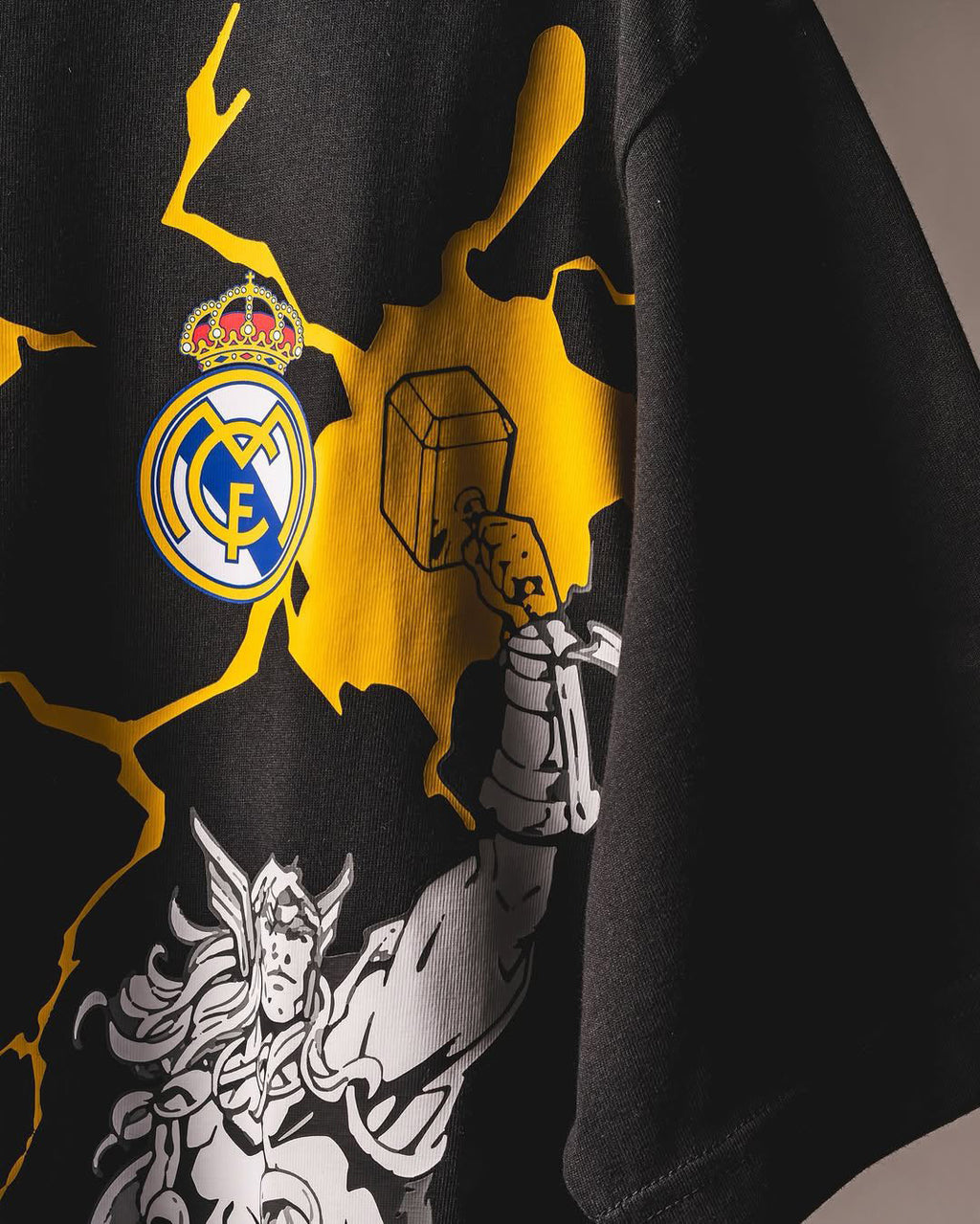 Camiseta Real Madrid 2025/26 - Edición Especial Marvel (Negra)