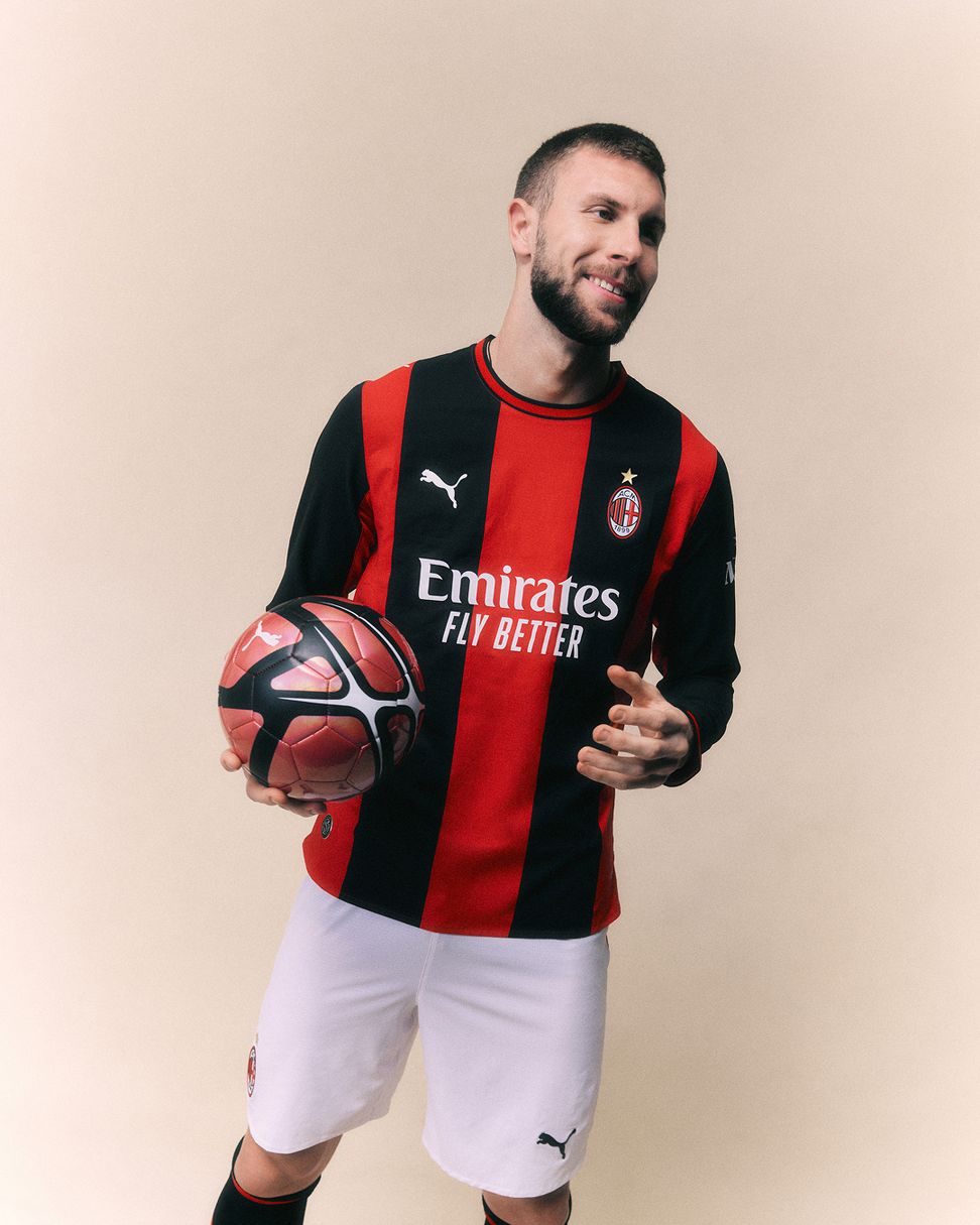 Camiseta Ac Milán 2026/27 - 1ª Equipación