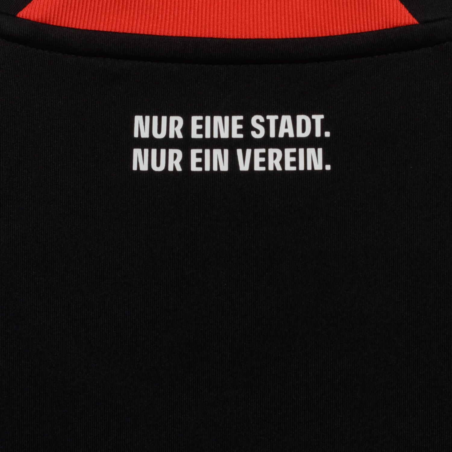 Camiseta Eintracht Frankfurt 2025/26 - 1ª Equipación