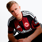 Camiseta Eintracht Frankfurt 2026/27 - 1ª Equipación