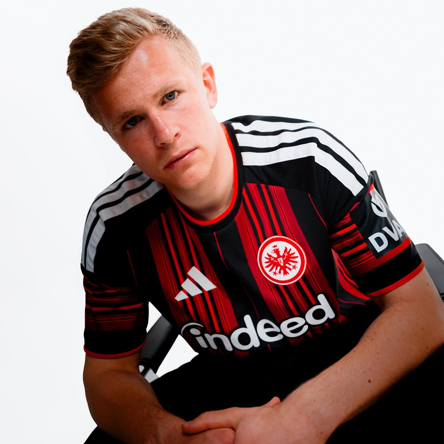 Camiseta Eintracht Frankfurt 2026/27 - 1ª Equipación