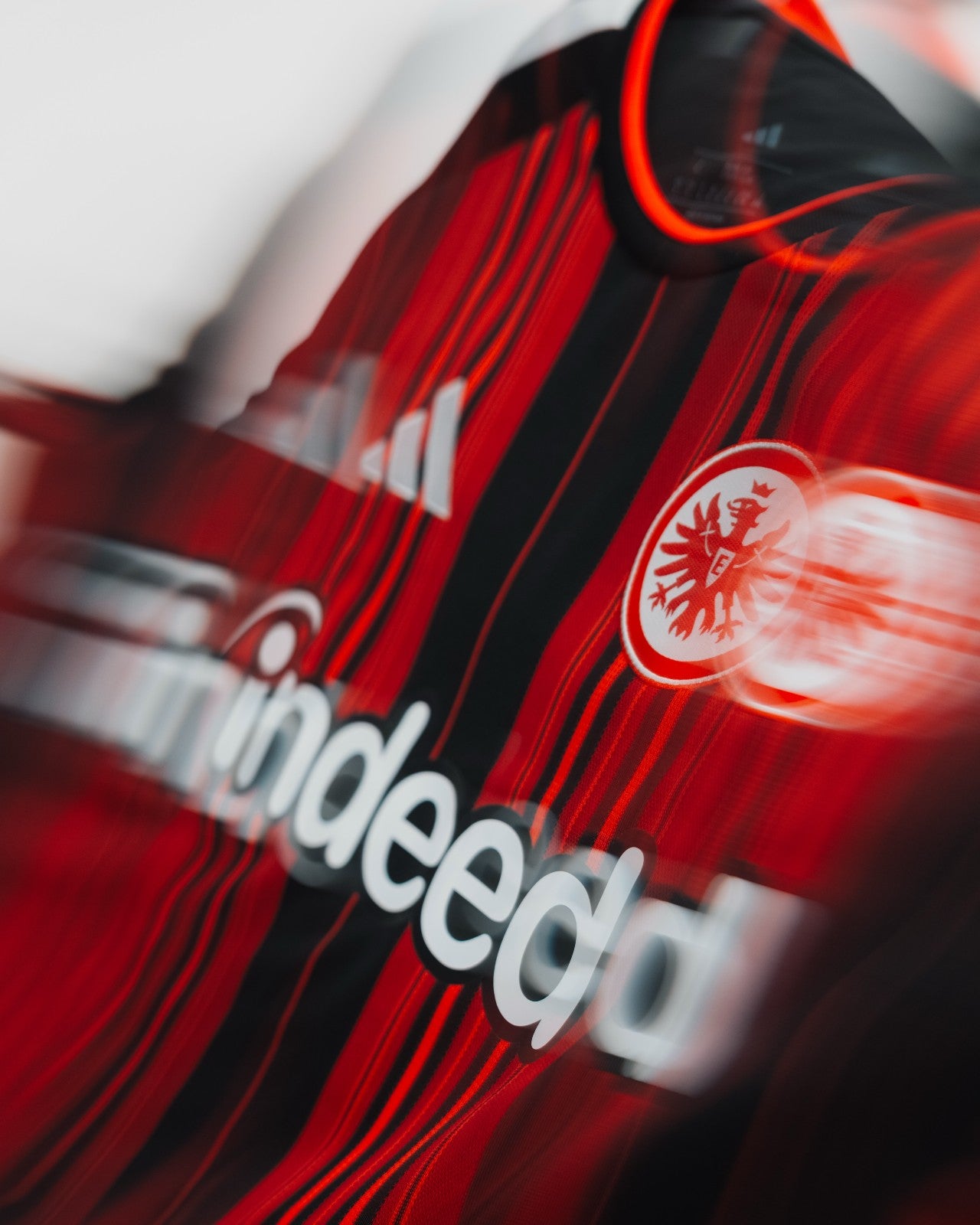 Camiseta Eintracht Frankfurt 2026/27 - 1ª Equipación